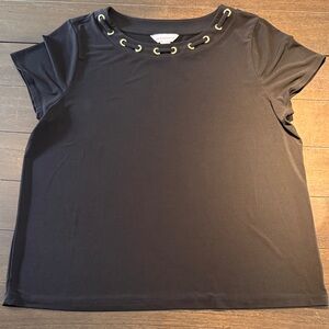 Liz Claiborne Black Short Sleeve Tee with Gold Grommets